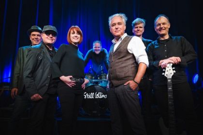 2022-Still-Collins-Bandfoto-Cafe-Hahn-breiter-768x512